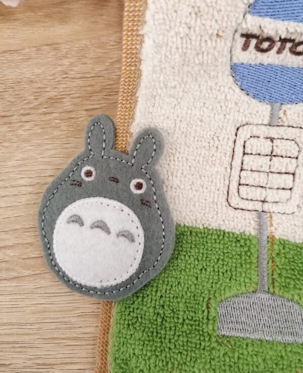 Serviette chatbus Totoro détail